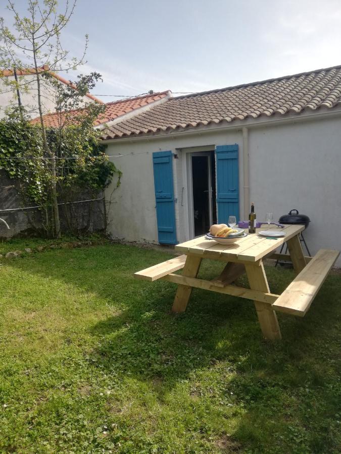 Le Gite Des Megalithes Le Bernard Exterior foto